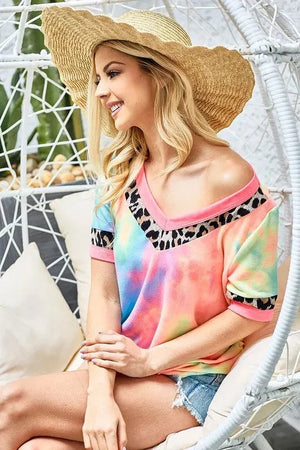 Pastel Tie-Dye Leopard V-Neck Beach Tee women outfit ideas