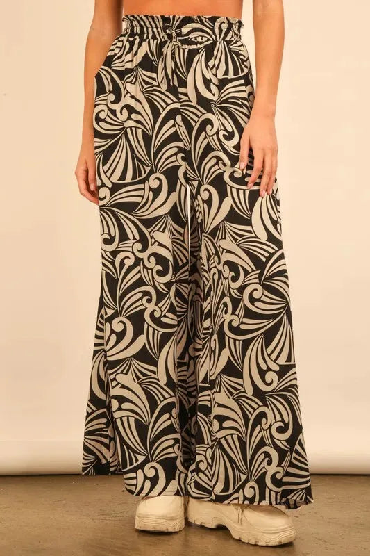 Breezy Printed Wide-Leg Beach Pants in Black women outfit ideas