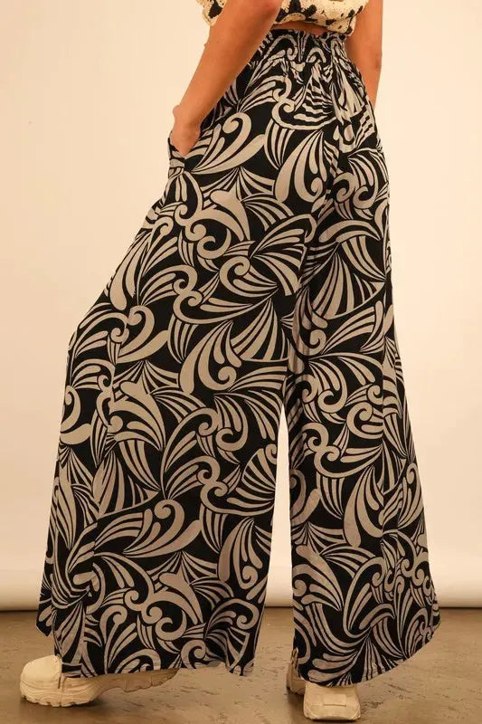 Breezy Printed Wide-Leg Beach Pants in Black women outfit ideas