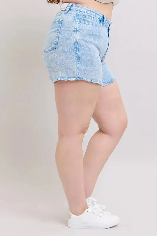 Coastal Cyan Mid-Rise Denim Beach Shorts women outfit ideas