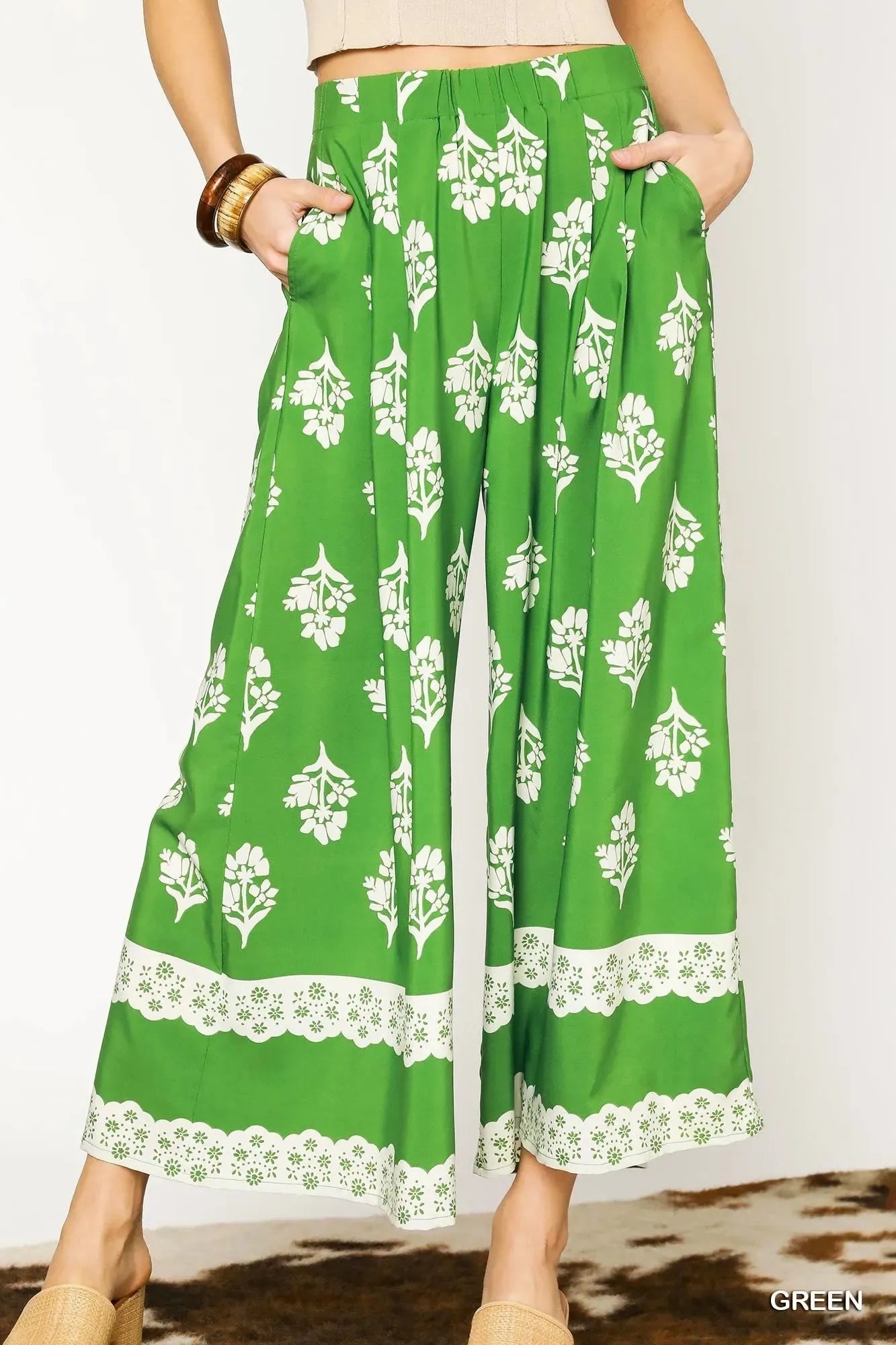 Floral Pleated Wide-Leg Beach Pants in Green women outfit ideas