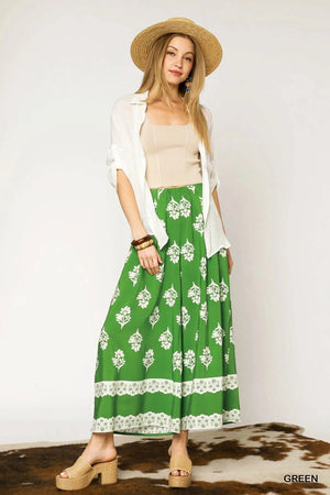 Floral Pleated Wide-Leg Beach Pants in Green women outfit ideas