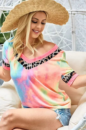 Pastel Tie-Dye Leopard V-Neck Beach Tee women outfit ideas