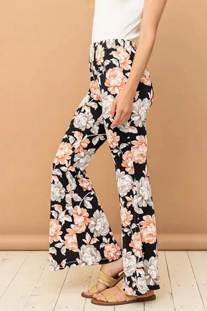 Sunset Flare Stretch Beach Pants in Classic Black women outfit ideas